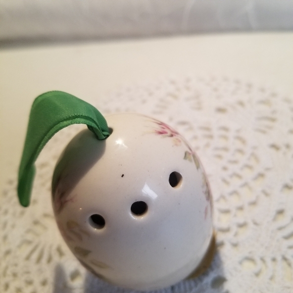 Vintage Pomander Ball Floral with Lavender - Picture 4 of 11